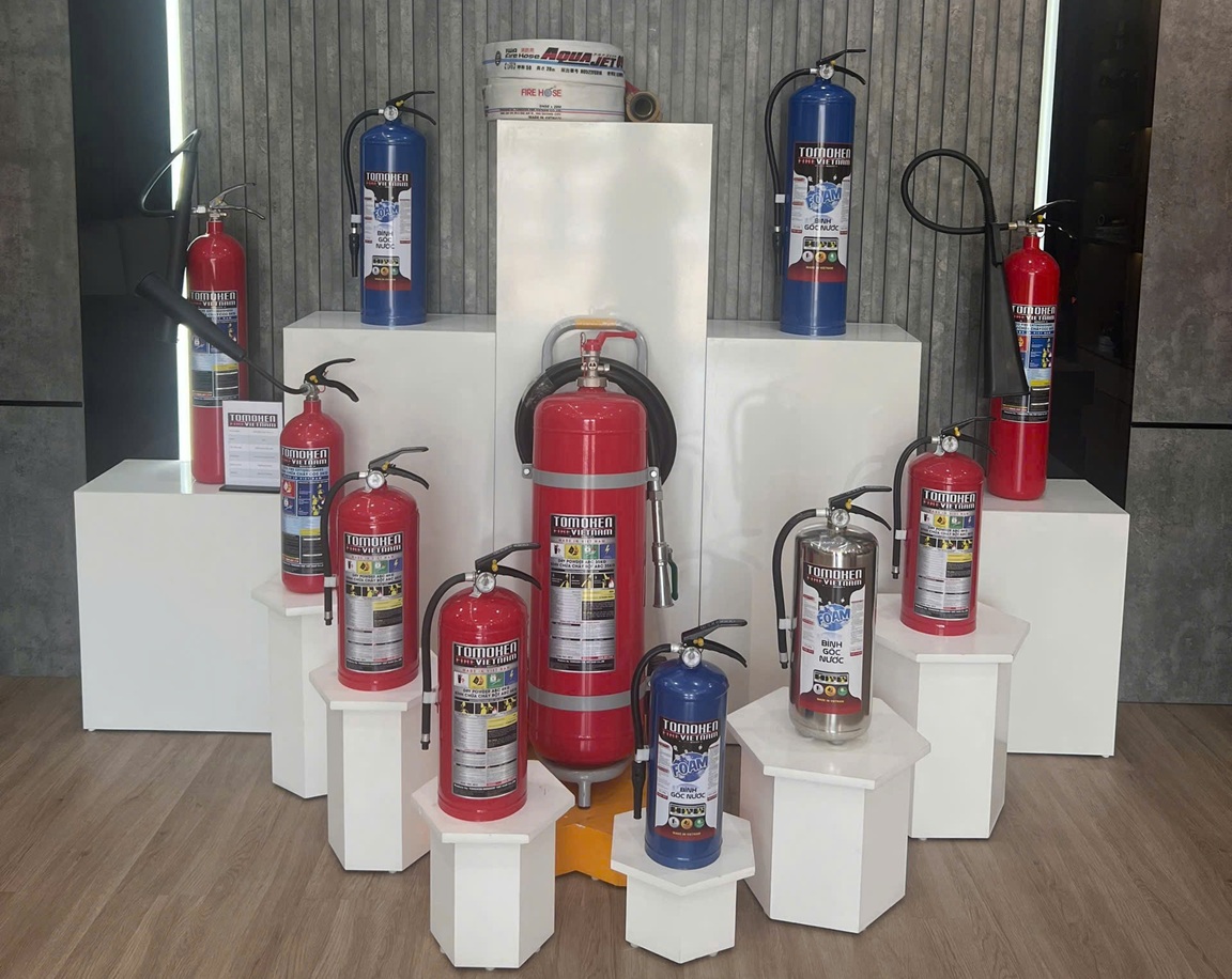 Thiết bị phòng cháy chữa cháy là hệ thống công cụ chuyên dùng để phát hiện và xử lý cháy. Thiết bị phòng cháy chữa cháy là hệ thống công cụ chuyên dùng để phát hiện và xử lý cháy.